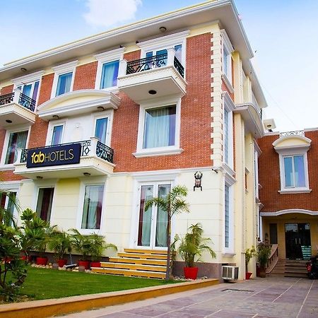Hotel Super Collection O Sakshi Gurgáon Exteriér fotografie